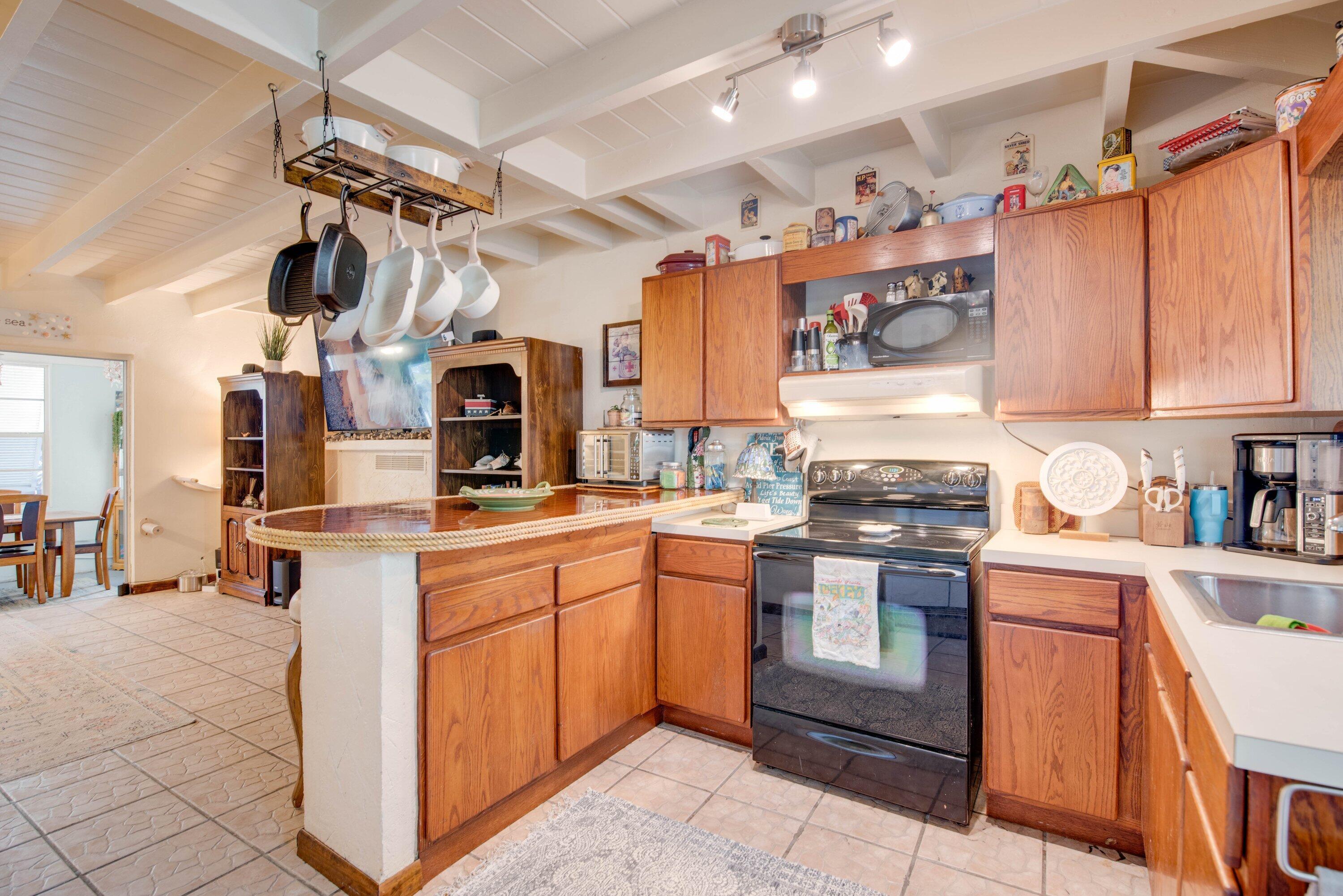 Image 2: 034-360WestShoreDrive-SummerlandKey-FL-3