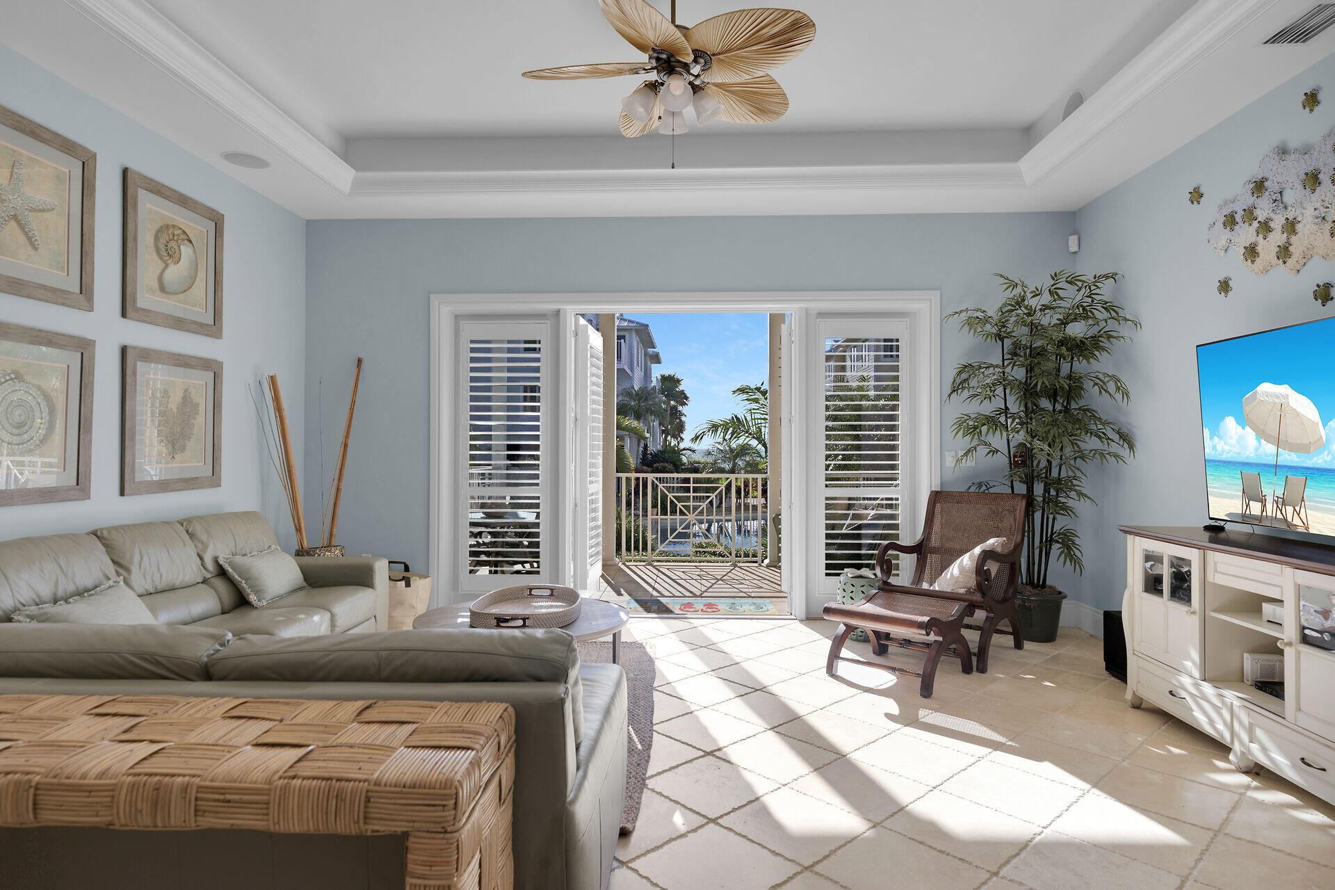 Image 4: Open Living Area