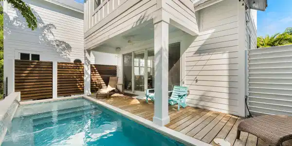 Image 3: Private pool