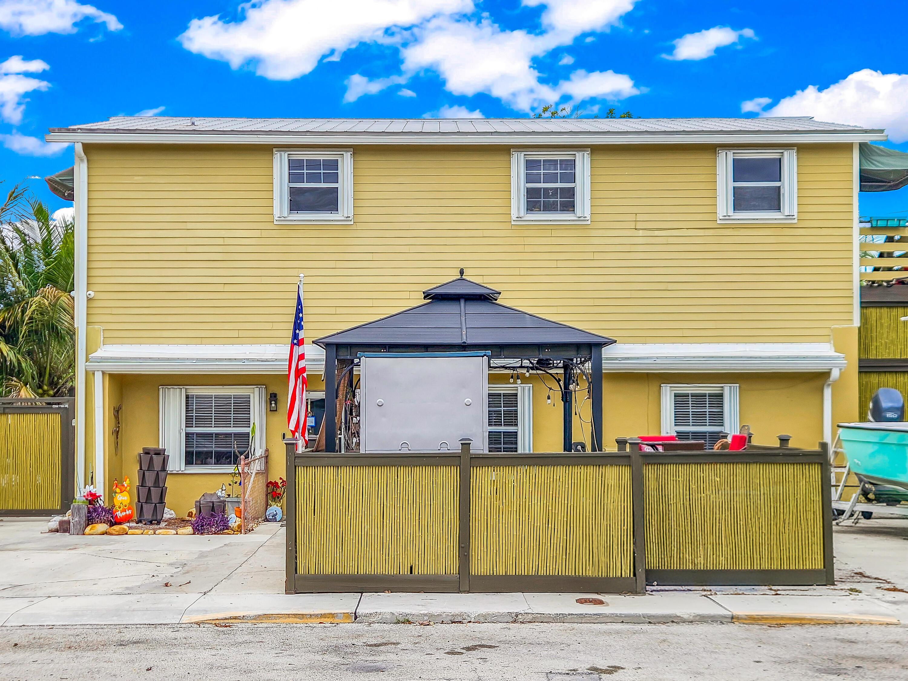 Image 2: Front of House (5)