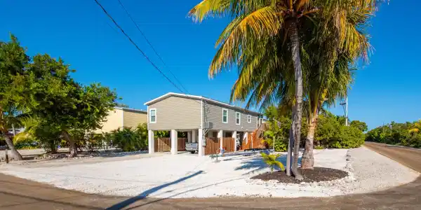 1193 De Lussan Lane