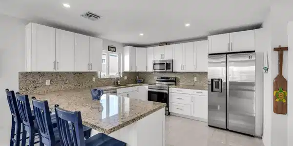 Image 3: 13-web-or-mls-94852OverseasHwy185-30