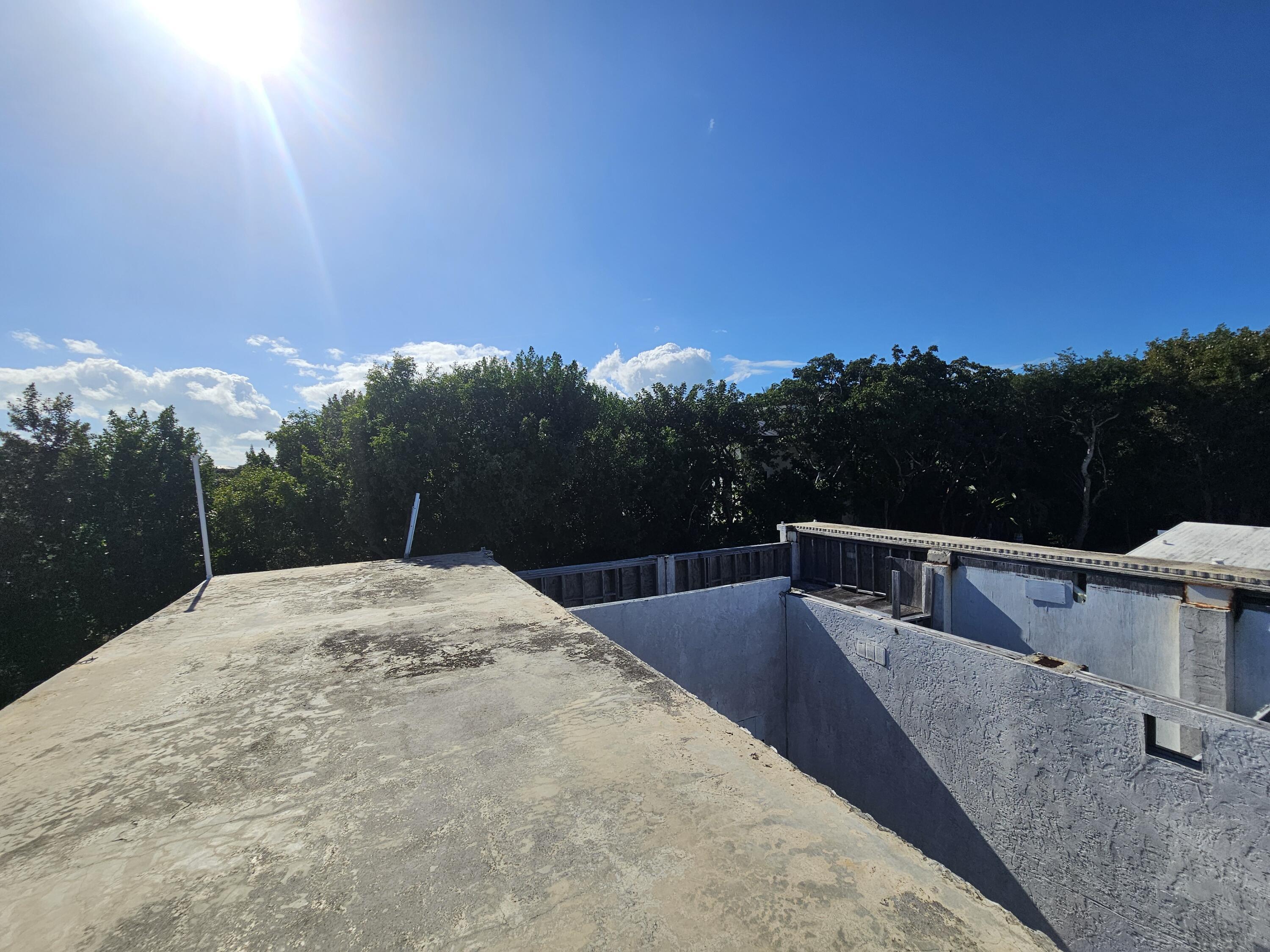 Image 4: 2nd floor terrace