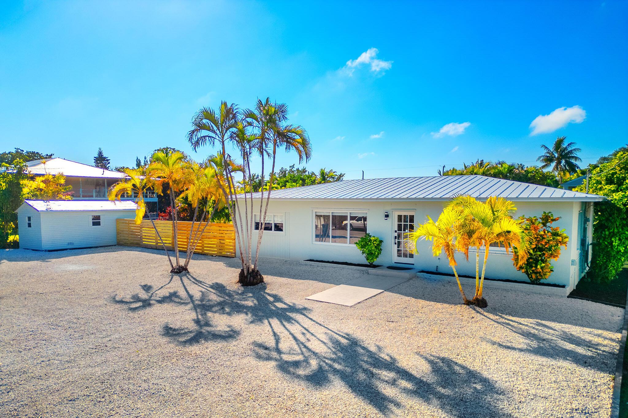 Image 2: 34 Bay Dr (web) 006