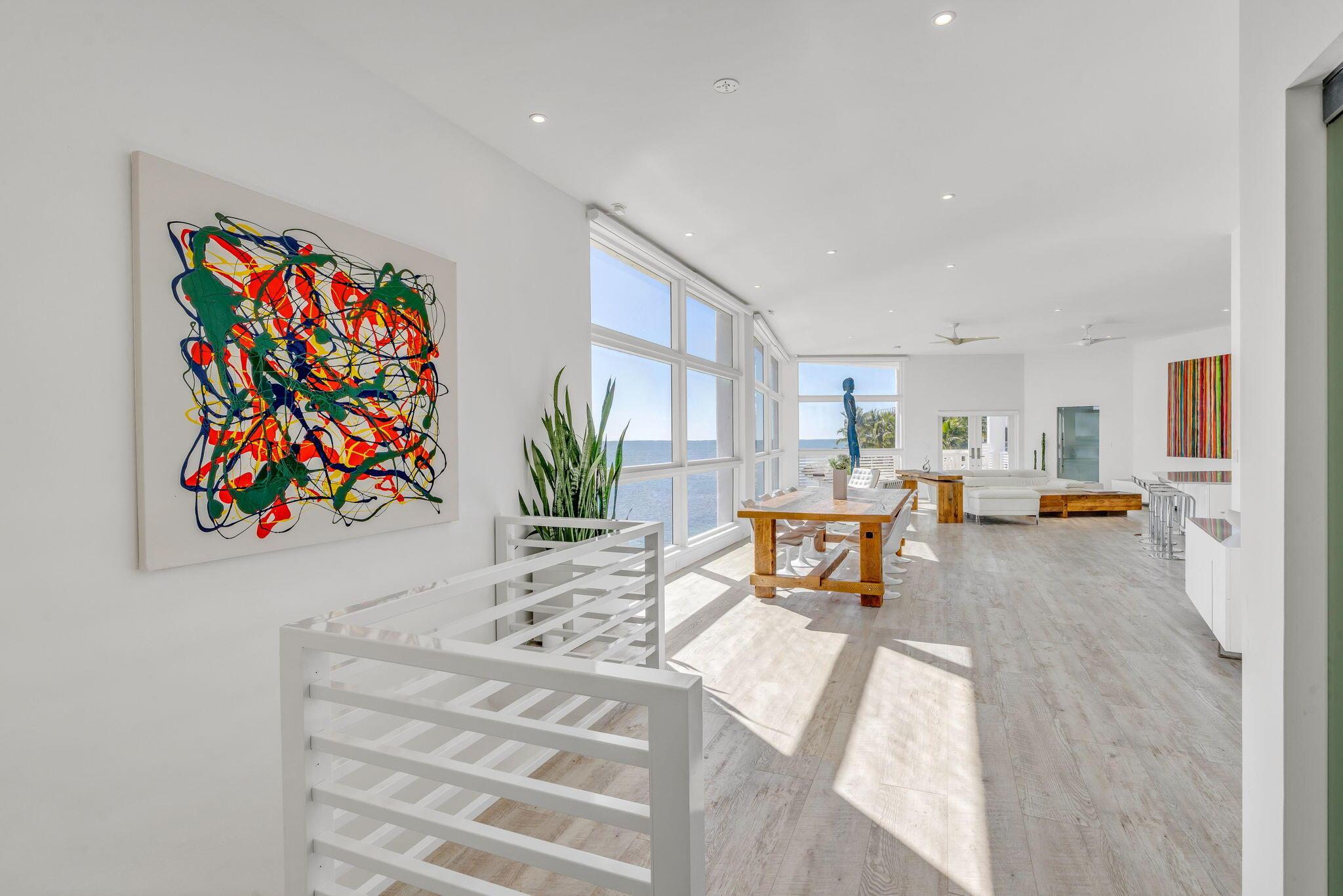 Image 4: Open Floor Plan