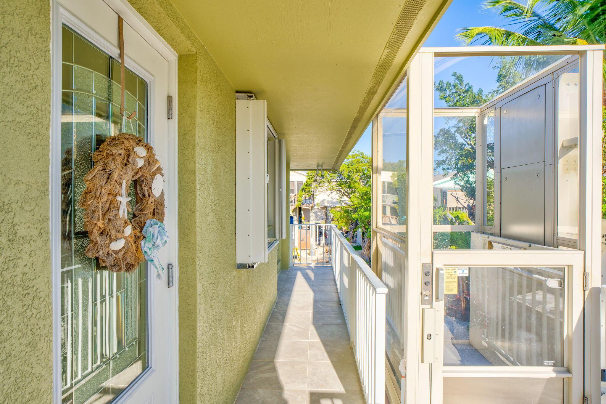 Image 4: 1163 De Lussan