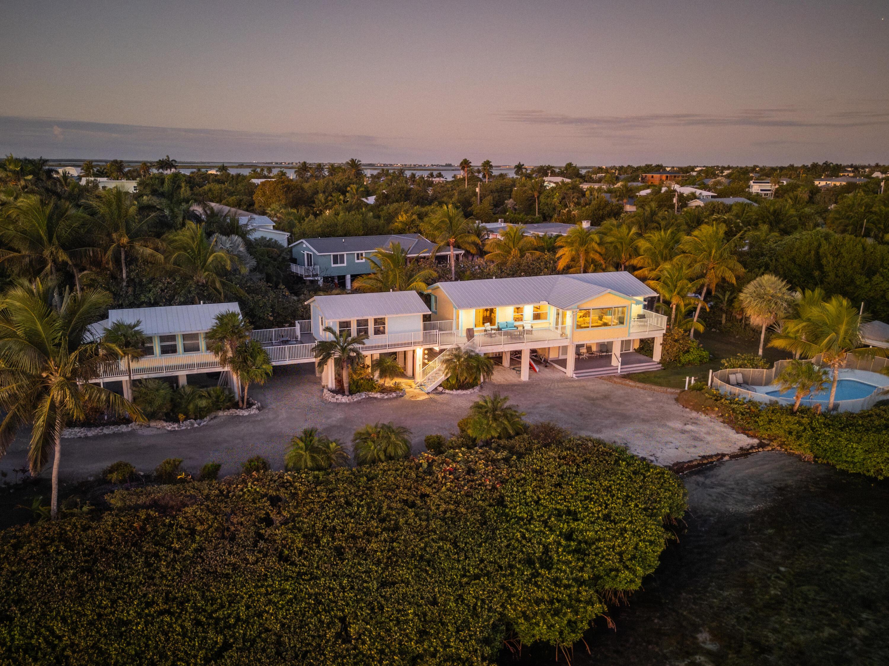 Image 2: Main house and 2 cottages
