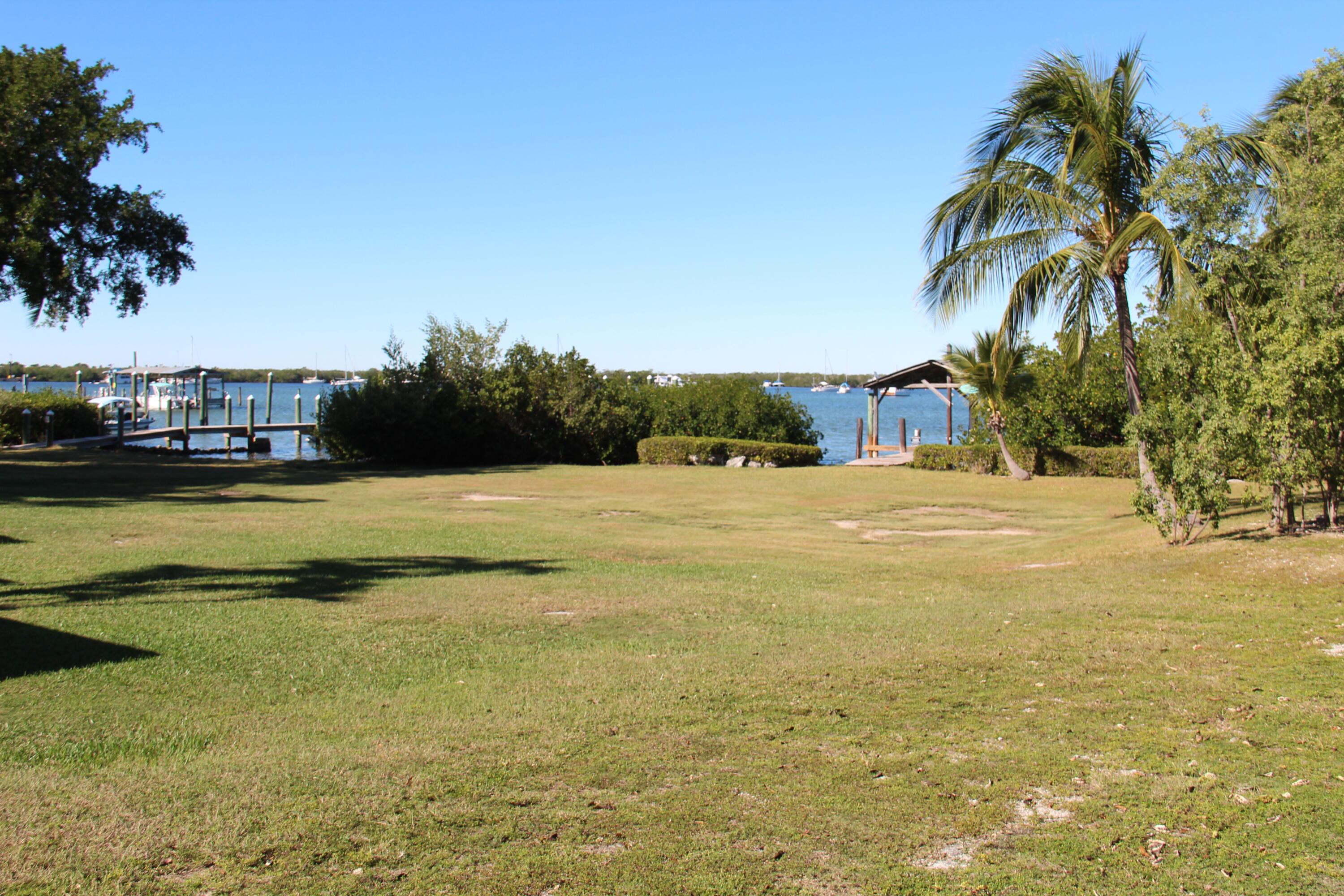 Image 4: 4 - Vacant Land