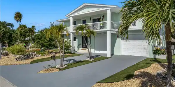 Image 2: 247 W Seaview Cir_1oakstudios_03