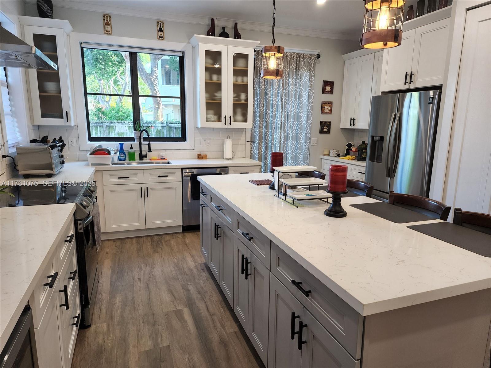 Image 2: Kitchen 2