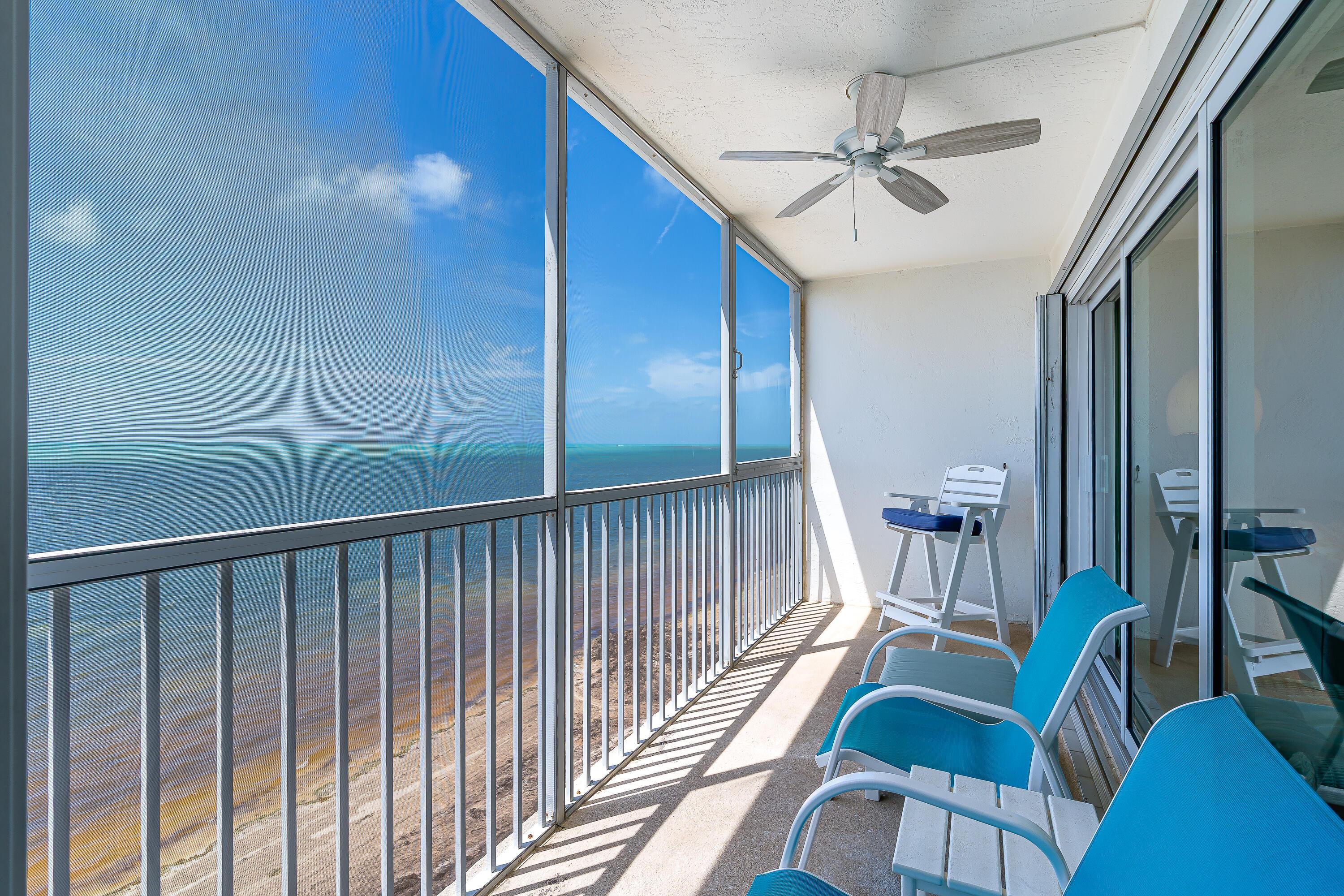 Image 3: Top Floor Ocean Views