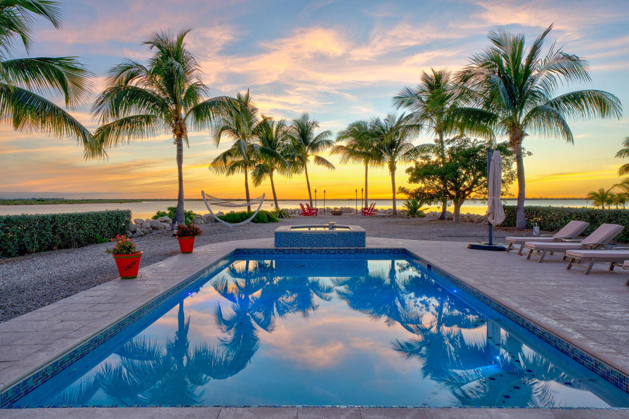 Image 3: Oceanside Pool