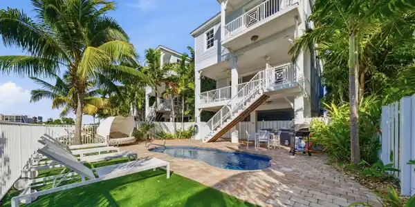 11890 1st Ave Gulf