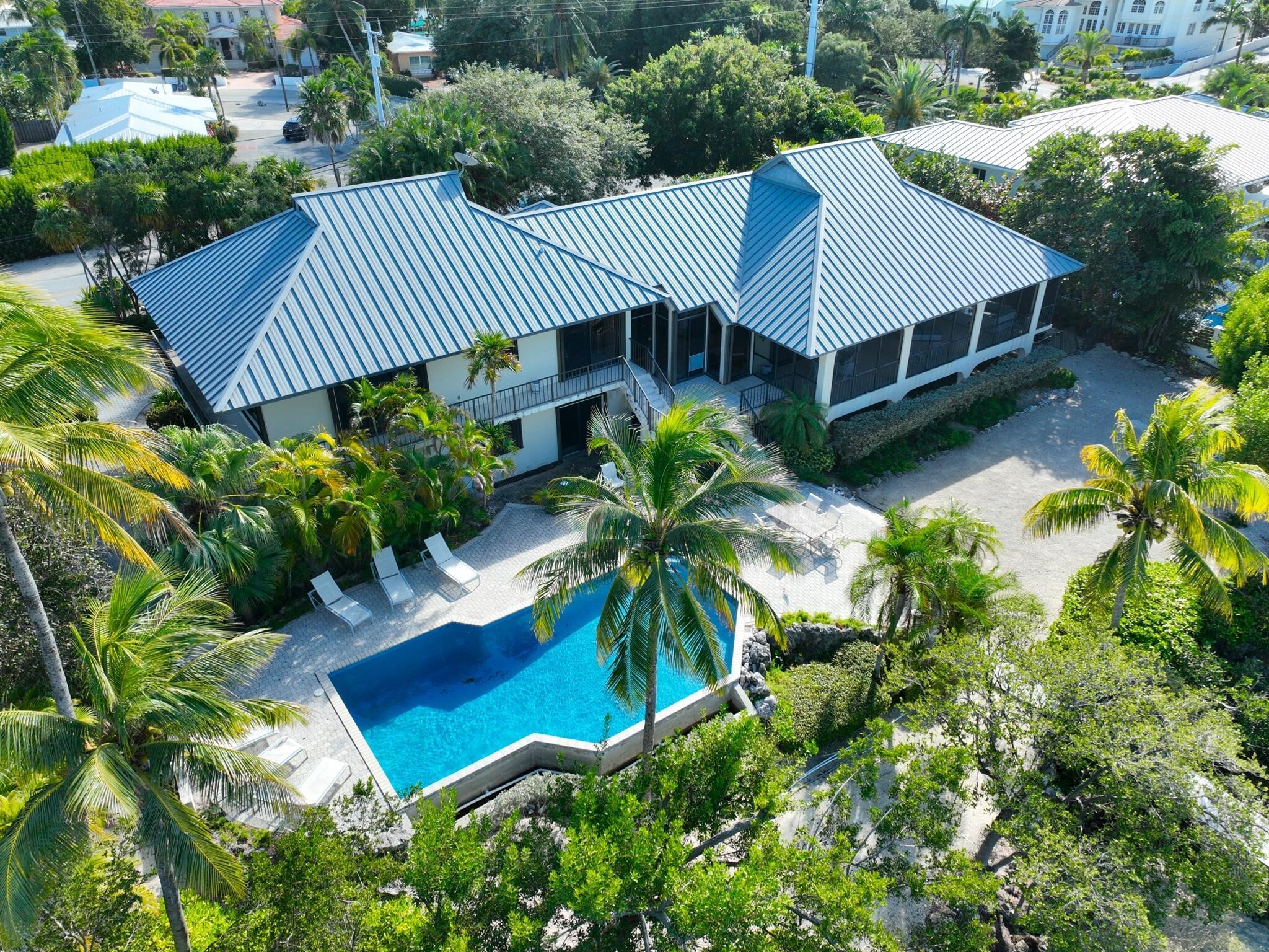 Image 2: 112-Bimini-Drive-back-aerial
