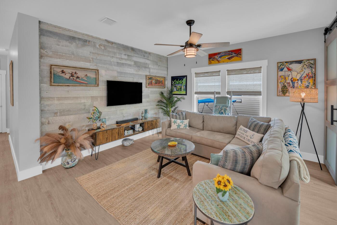 Image 2: Living Room