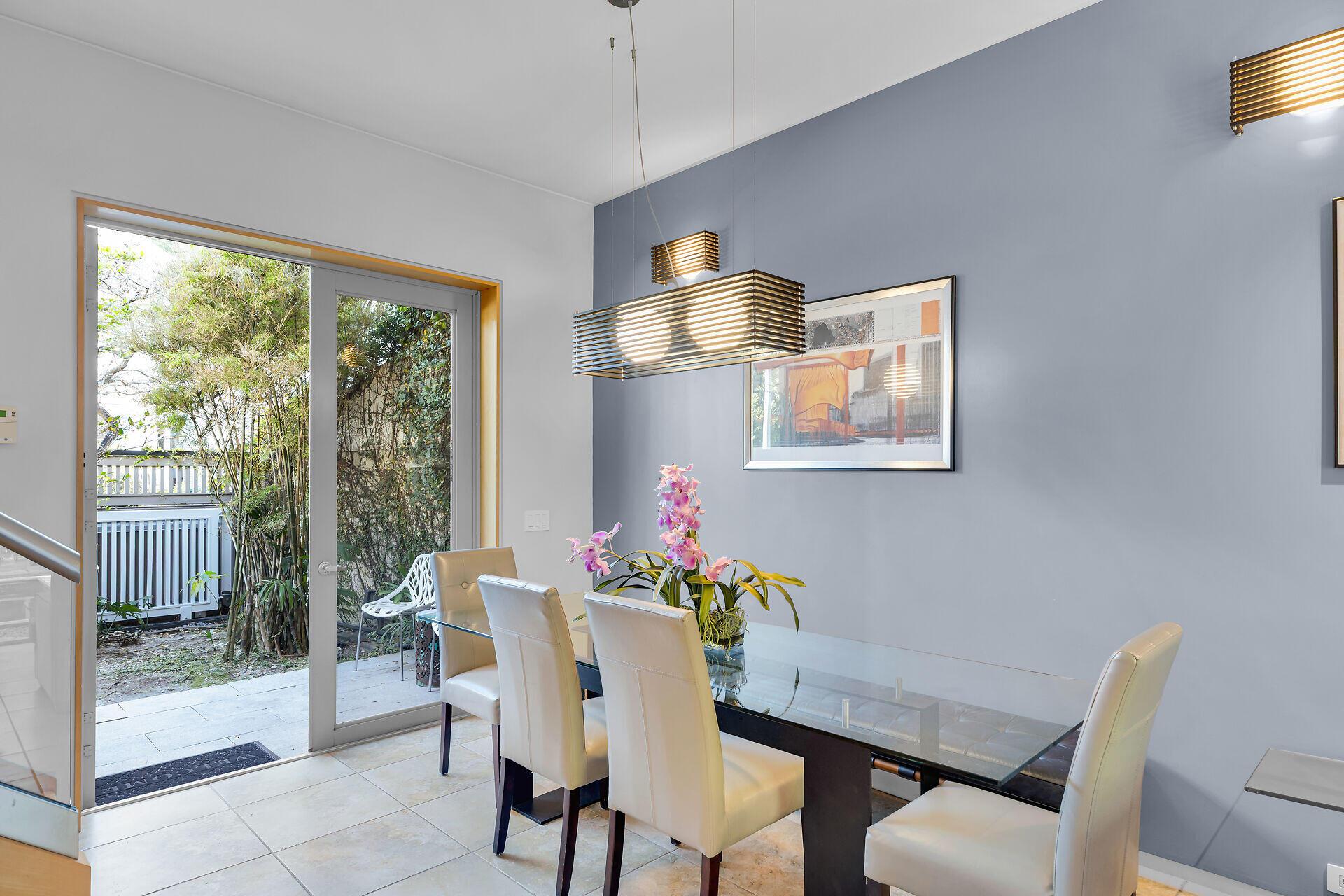 Image 4: 720D Simonton6