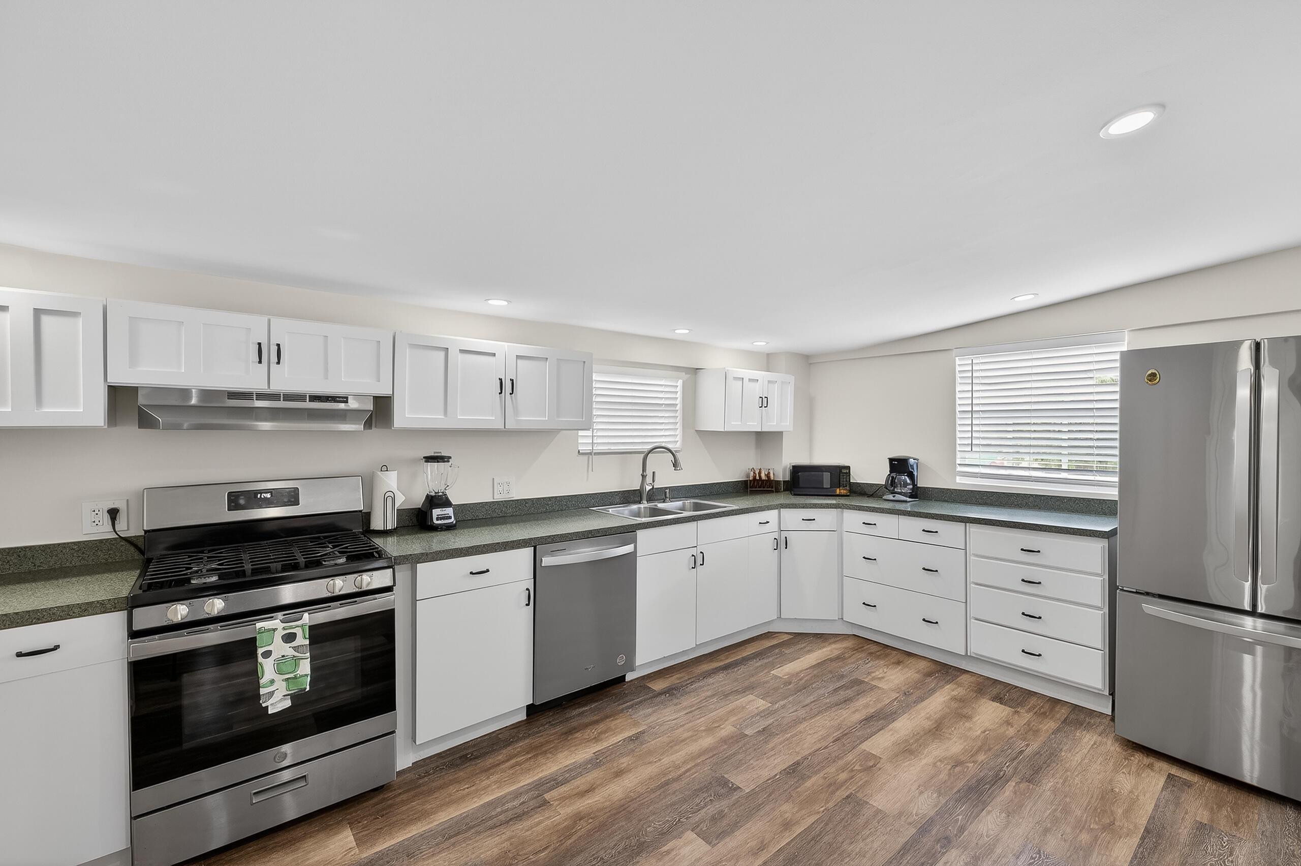 Image 4: 27 Riviera-13