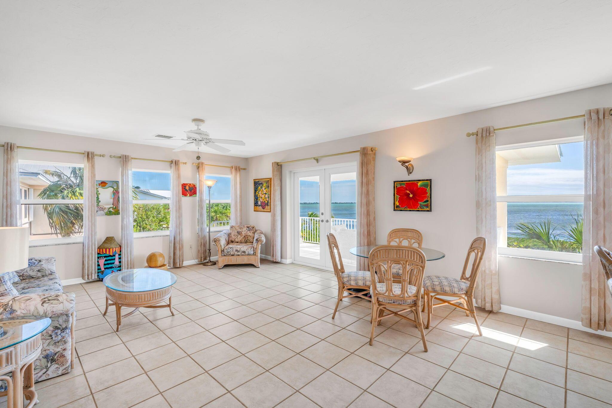 Image 4: Open Floor Plan