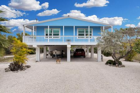 3633 Blue Lagoon Street