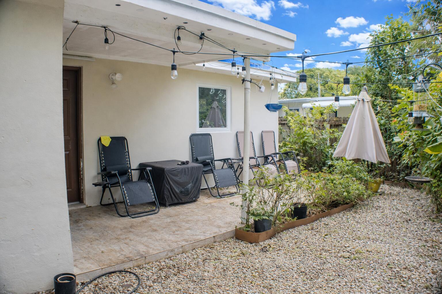 Image 3: outdoor patio,