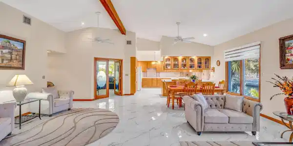 Image 4: Open Floor Plan