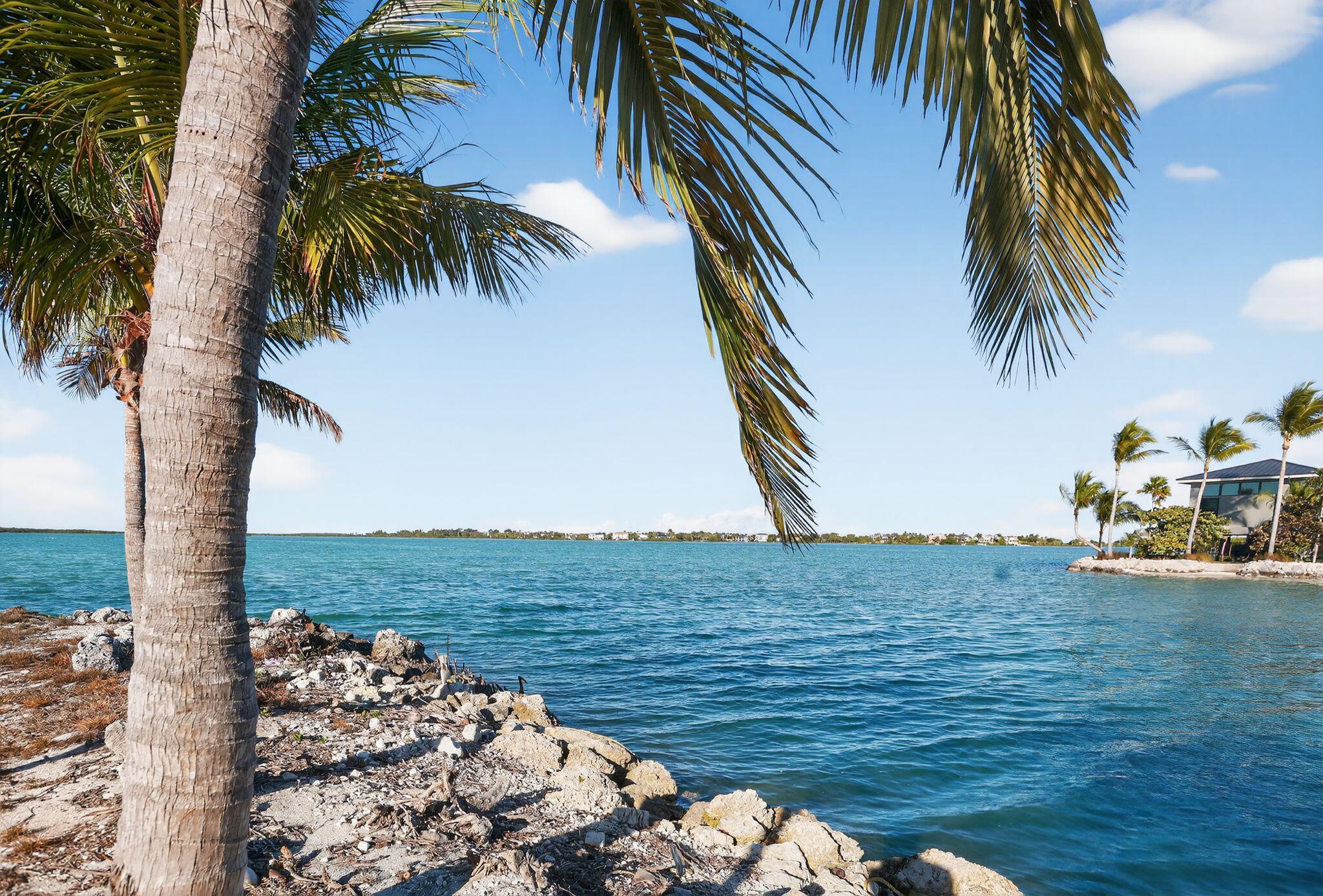 Image 1: 01_6_Palmetto_Dr_Key_West_FL_33040-Exter