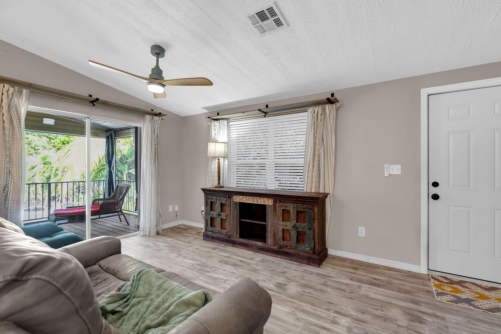 Image 4: 31124 Ave C-Big Pine Key (9)
