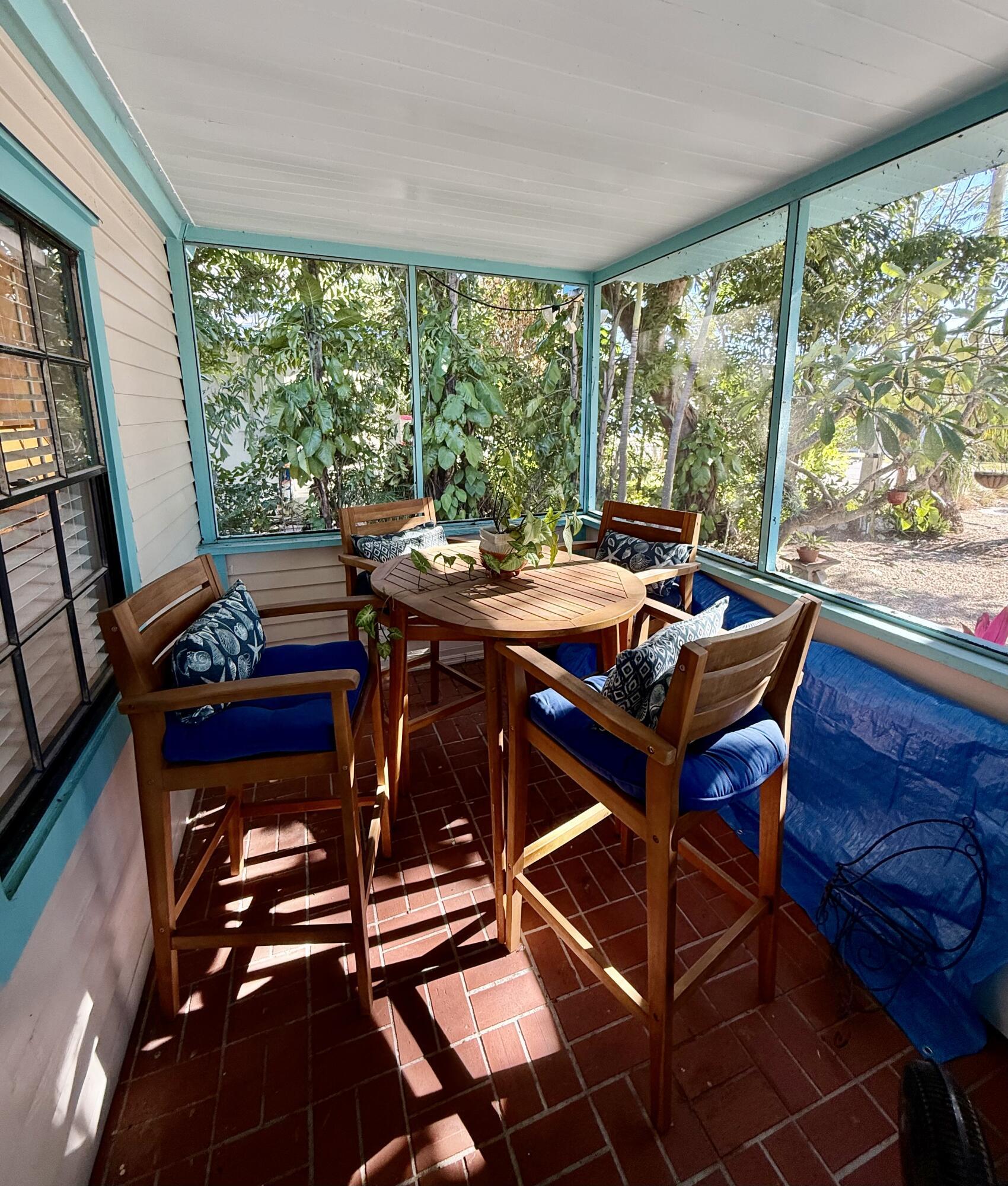 Image 4: Front Lanai