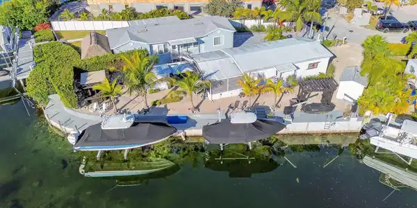 1127 Gulfstream Lane