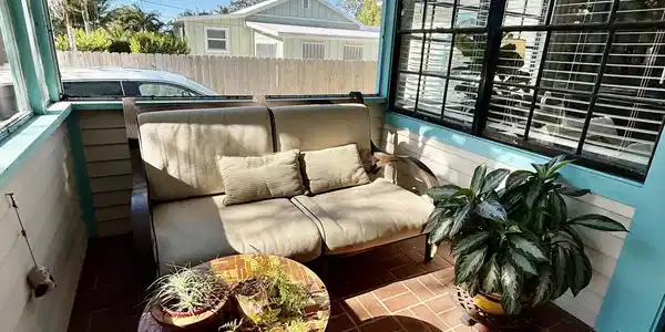 Image 4: Front Lanai