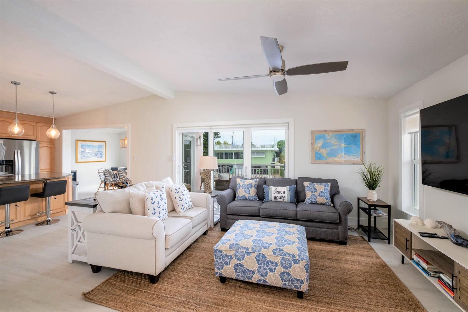 Image 4: Open floor plan