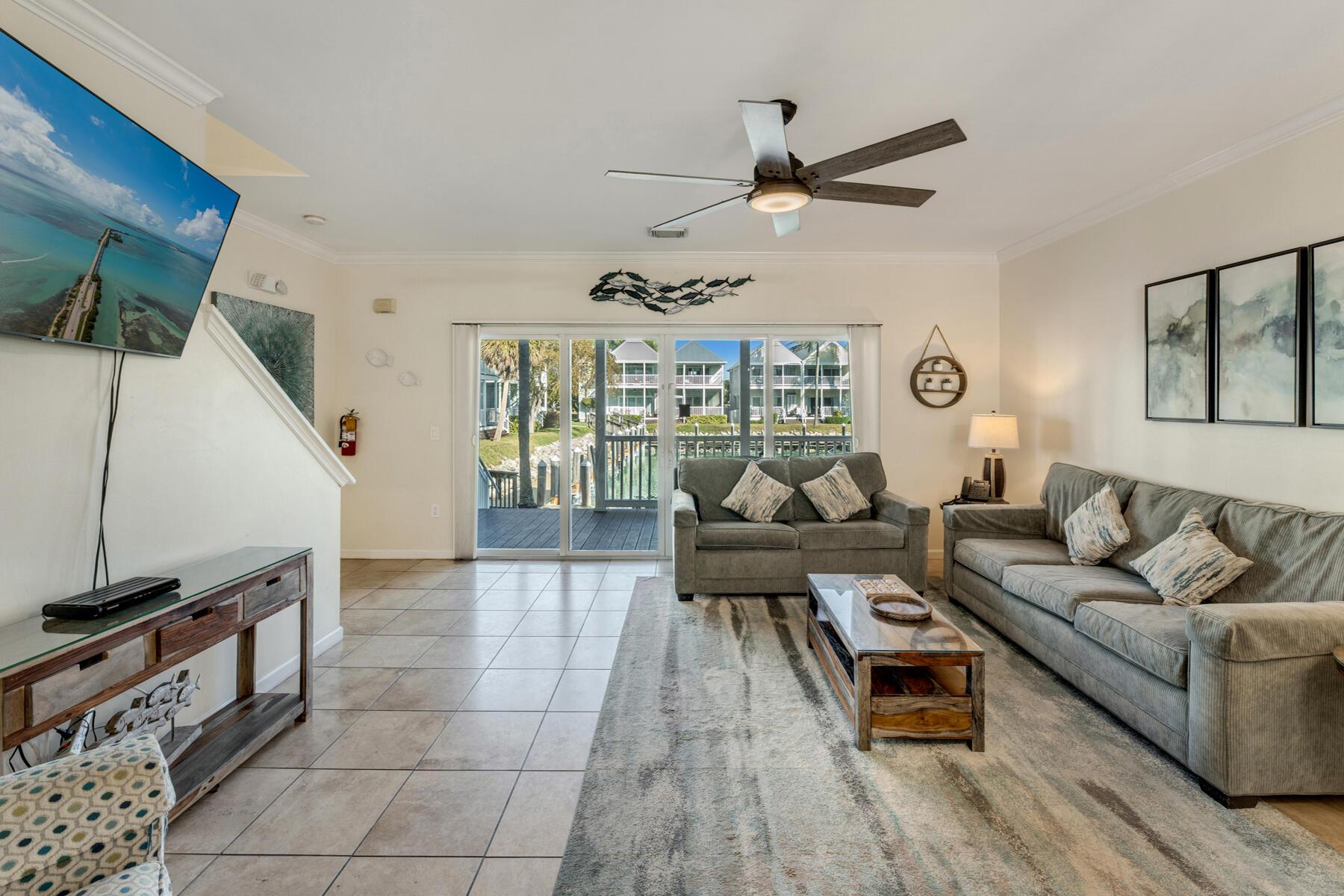 Image 2: Living Room
