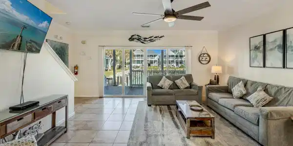 Image 2: Living Room