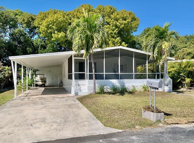 Image 1: FRONT OF HOME
