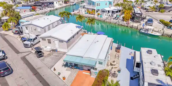 Image 4: 031-701SpanishMainDrive-unit417-CudjoeKe