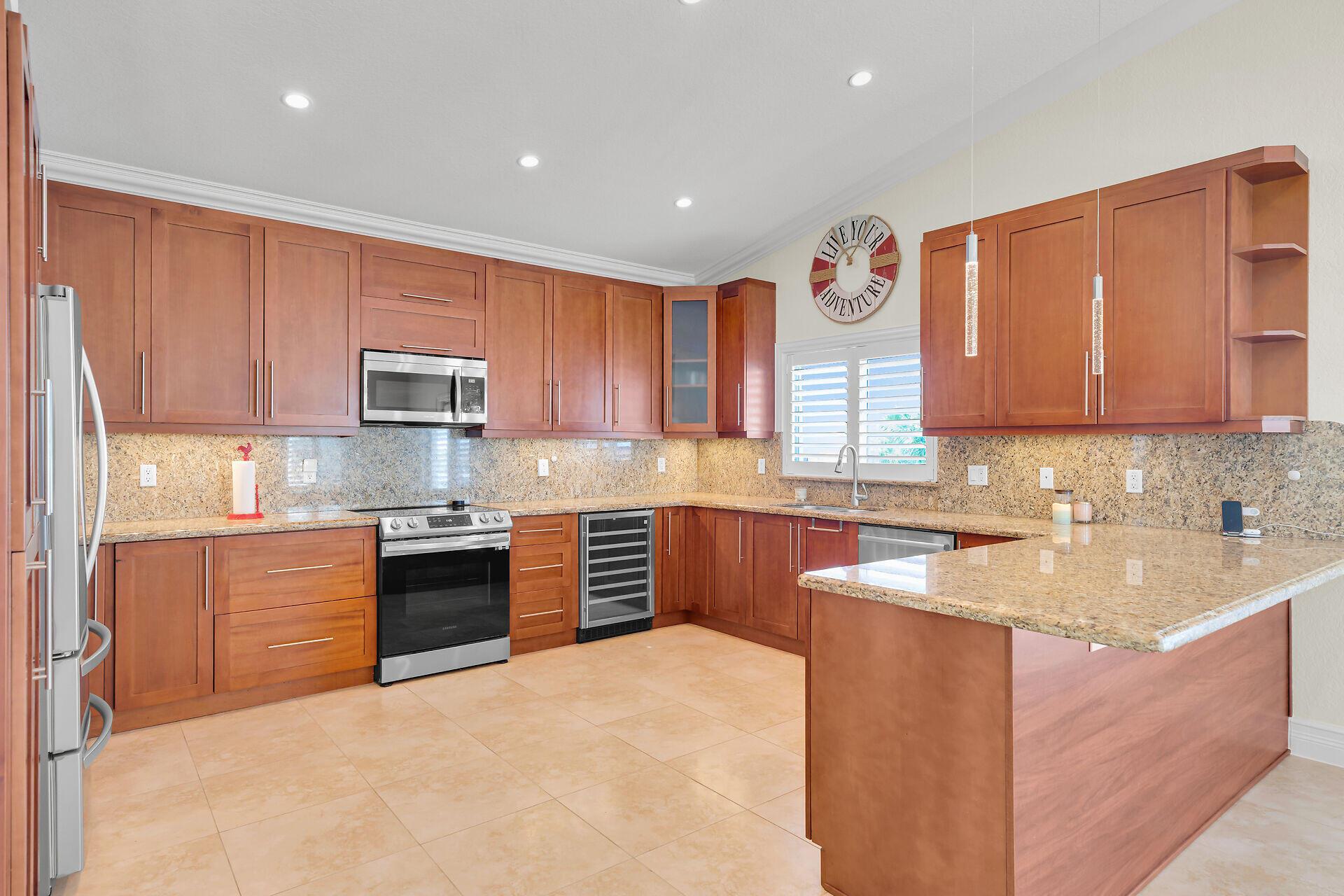 Image 3: virtual-tour-361965-44