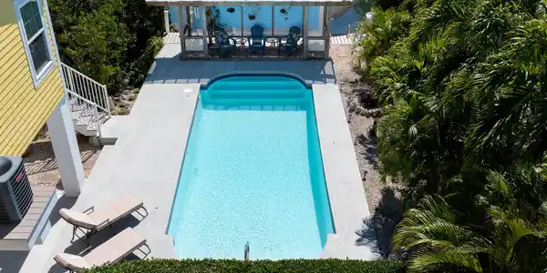 Image 2: Pool