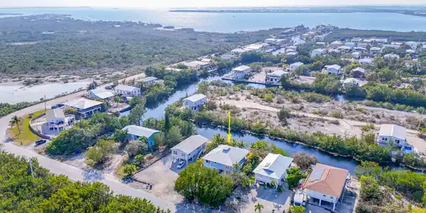 Image 2: 040-216NewfoundBoulevard-BigPineKey-FL-3