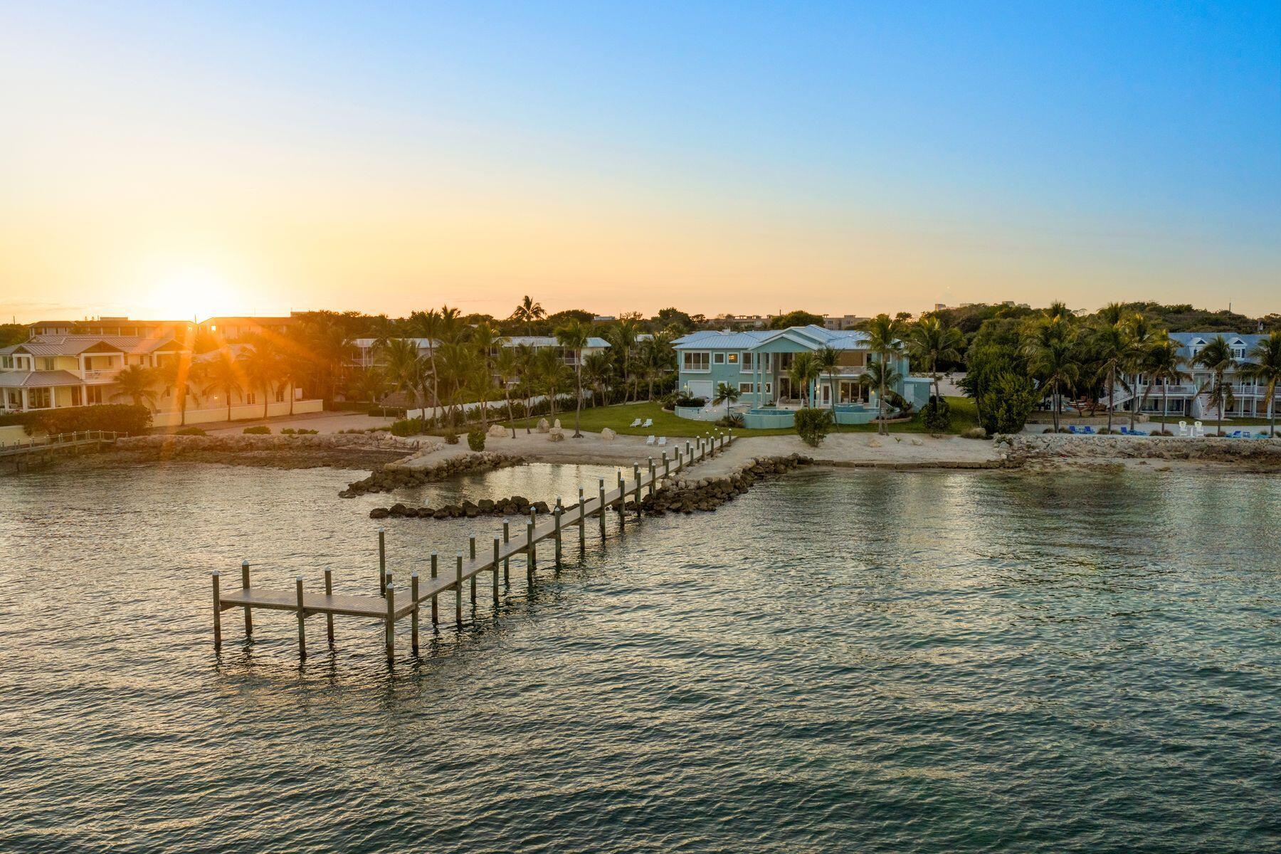 Image 2: 1. Hero Shot A. - 88351 Old Hwy_1oakstud