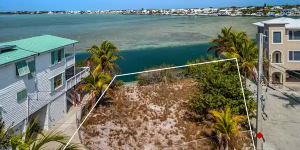 Image 2: Lagoon Drive_1oakstudiosdrone_02.outline