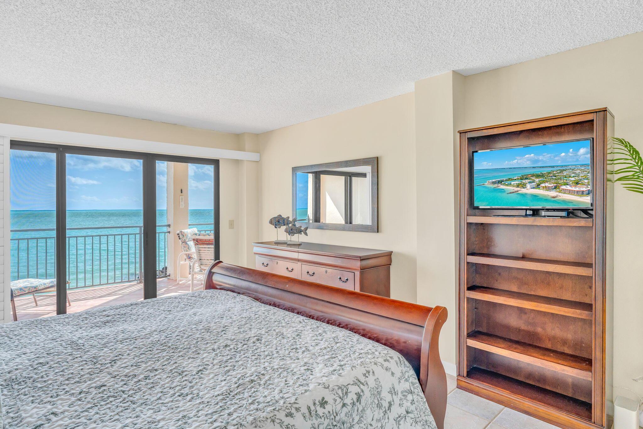 Image 3: 1001 w Ocean Dr #1-204