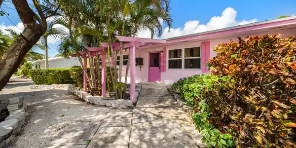 119 Bee Street