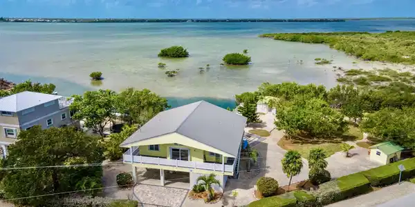 1232 W Shore Drive