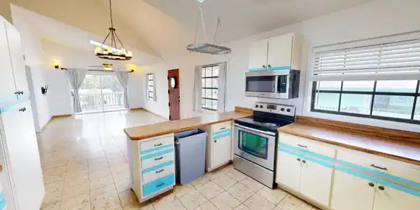 Image 2: 2