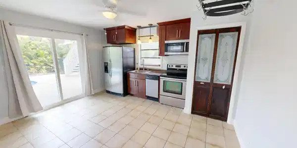 Image 3: 3