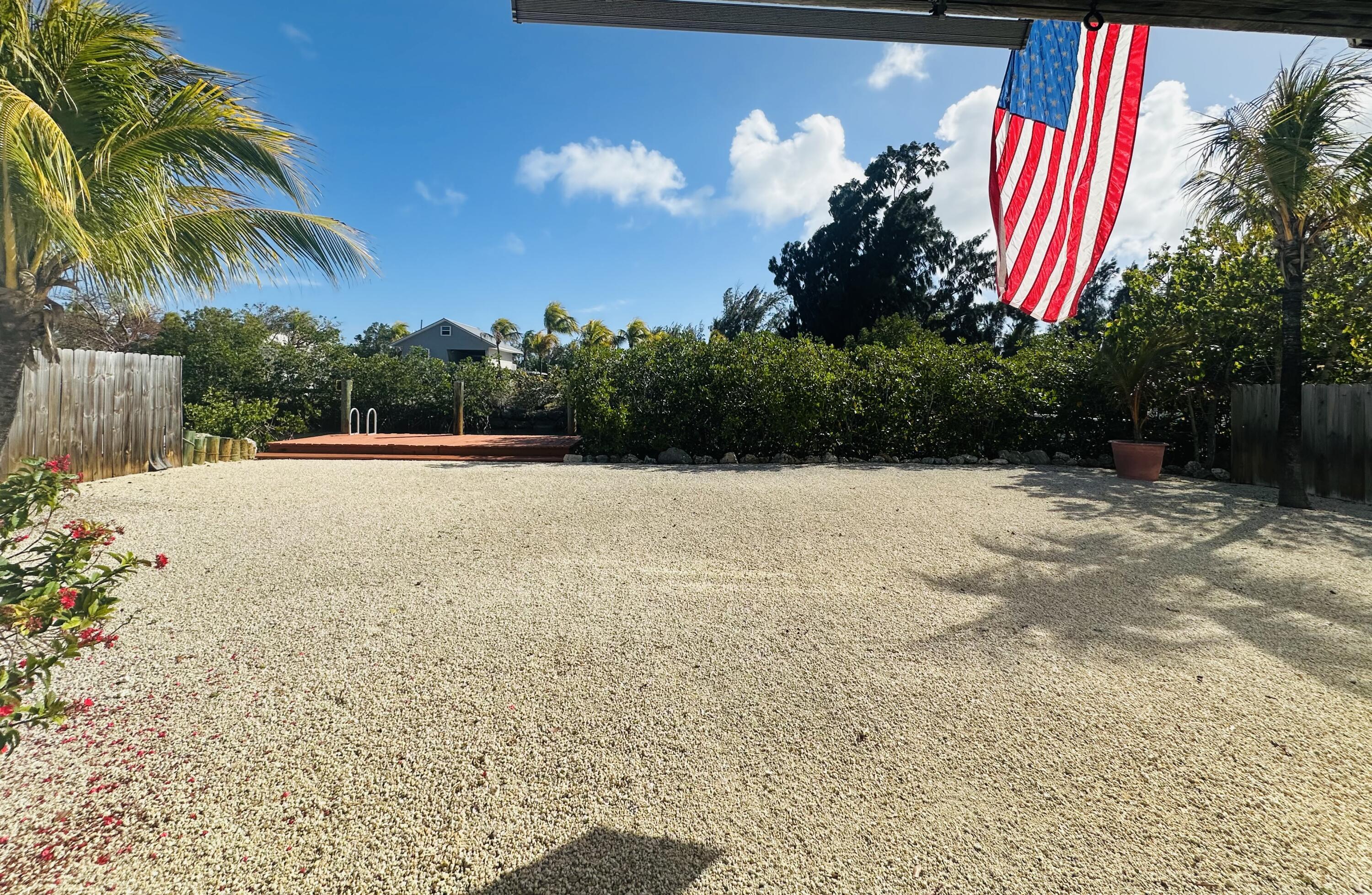 Image 3: Back yard