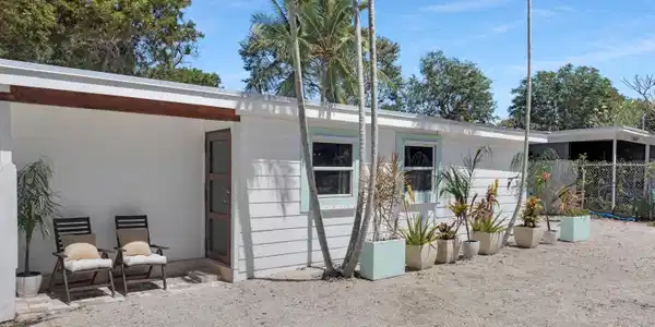 10 Dolphin Road