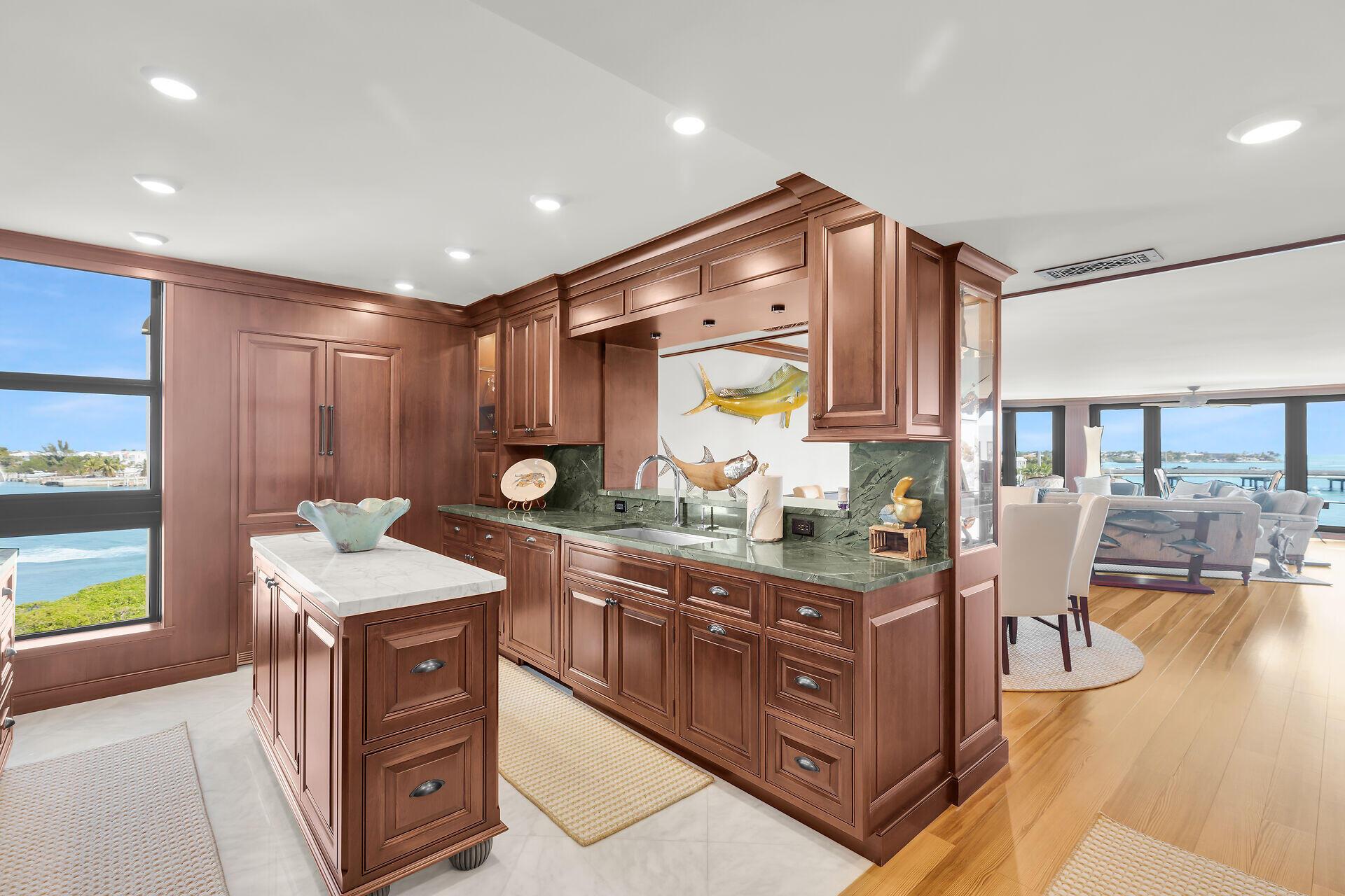 Image 3: Kitchen