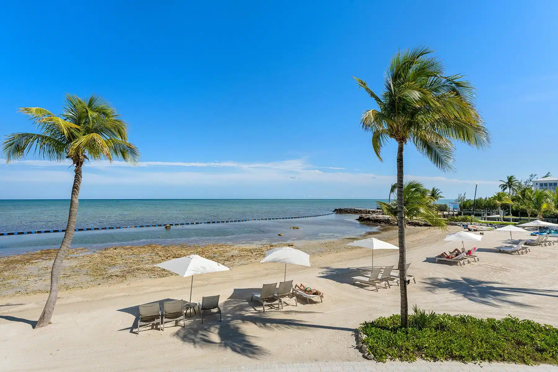 Image 1: 615 Feet of Beach