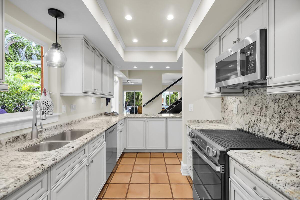 Image 4: kitchen4